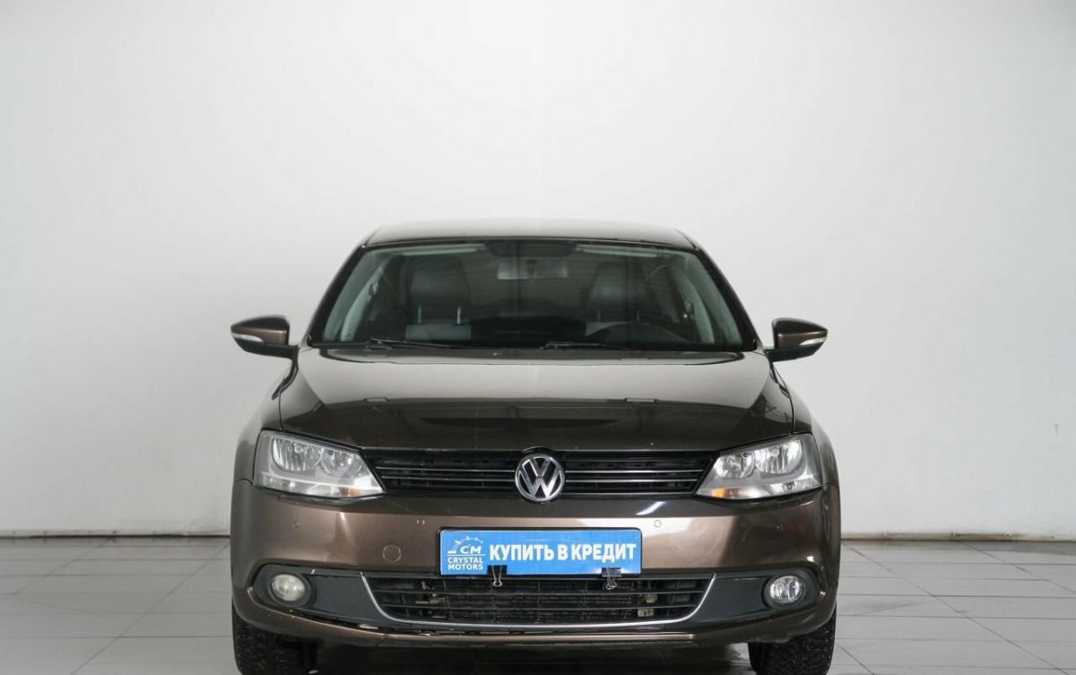 Купить VOLKSWAGEN JETTA 2013 в Таганроге за 807000р. Официальный дилер.  Автомобили с пробегом. Автокредит, акции, трейдин!